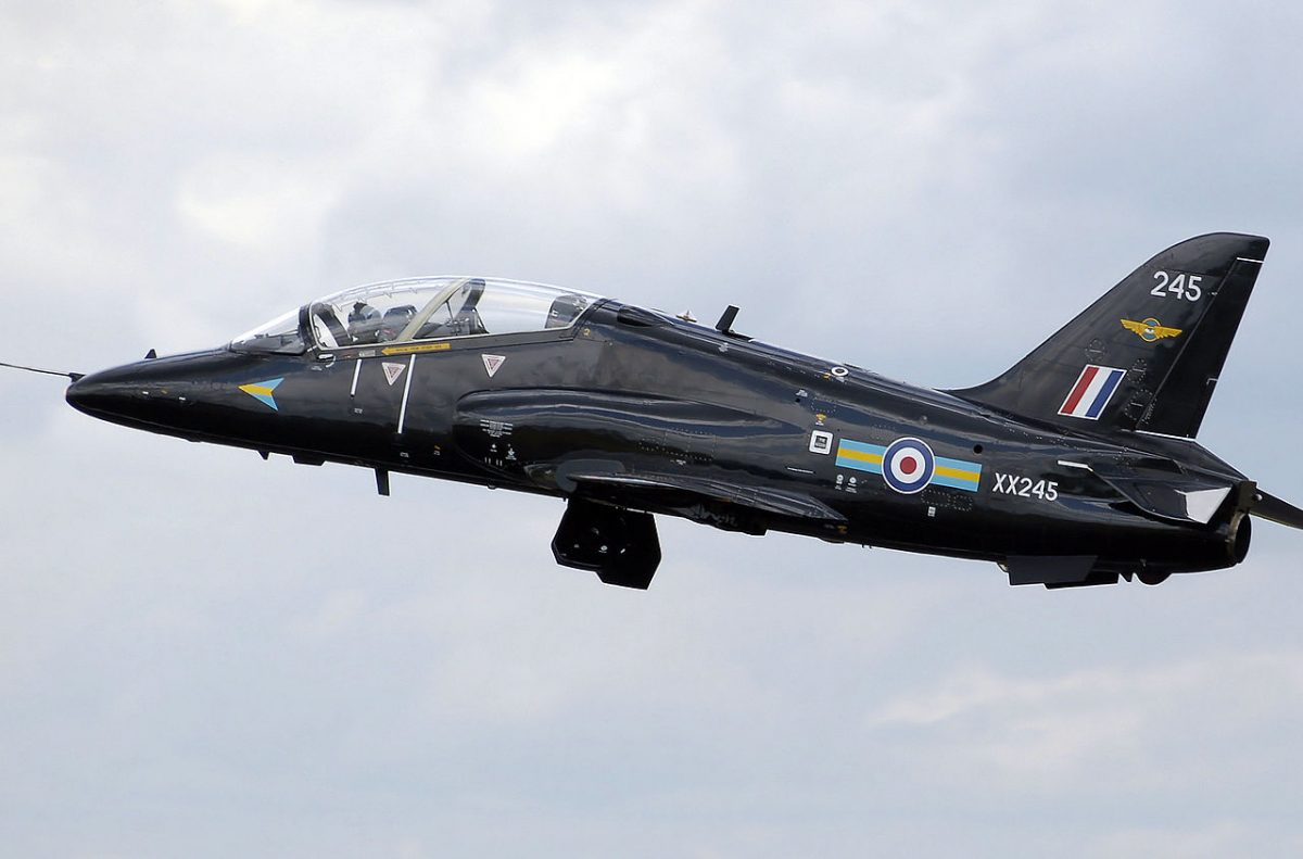 RAF pilot lands jet despite loss of eyesight